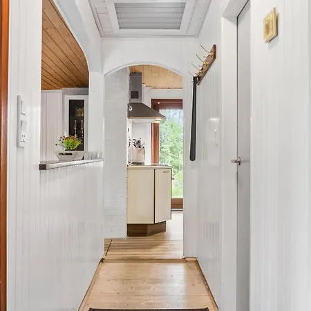 Semesterbostad 2 Bedroom Lovely In